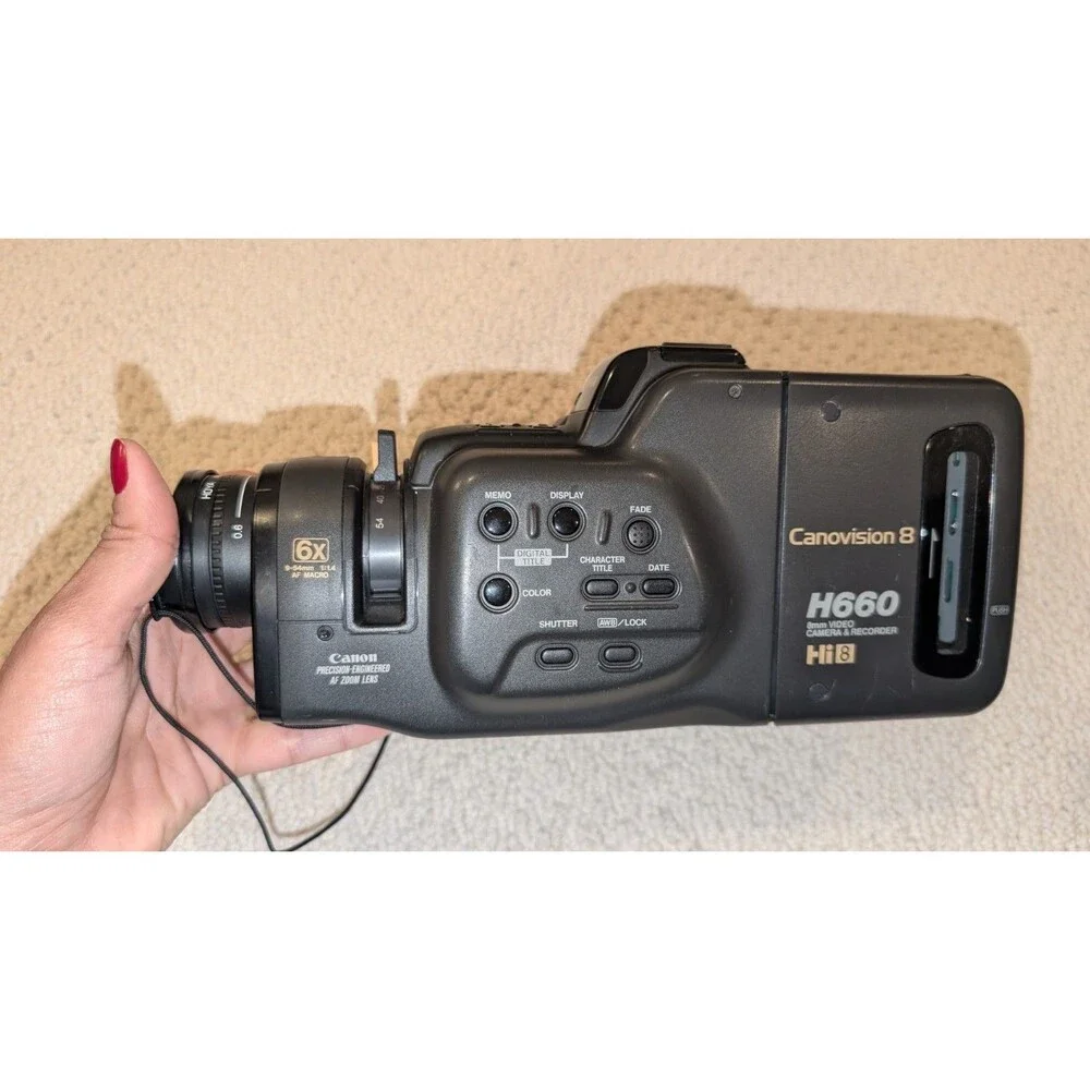 Cannon Canovision 8 H660 Hi8 8mm Video Camera Recorder H850A Case+Light+Extras